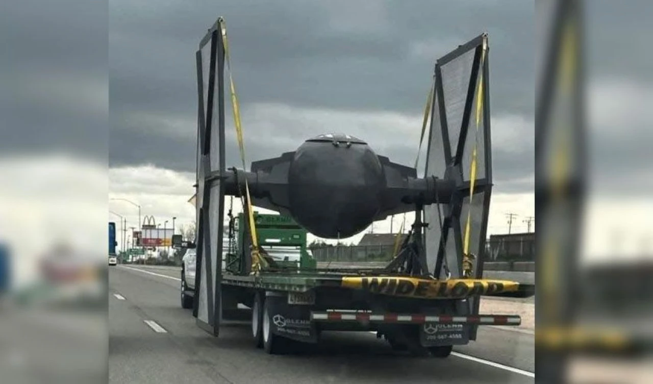 ABD'de drone paniği sırasında senatör şakanın kurbanı oldu! Star Wars replikasını uzay aracı sandı - 2. Resim