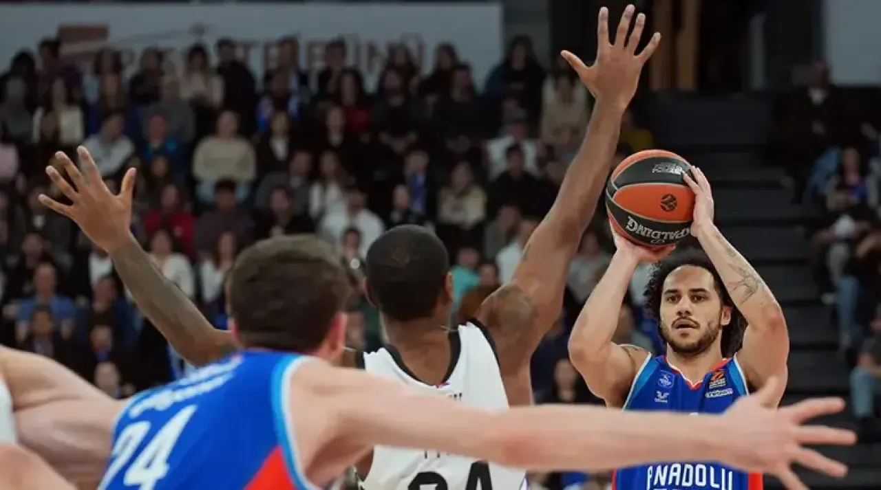 Anadolu Efes Partizan maçı kaç kaç bitti? İç sahada 4. galibiyet - 1. Resim