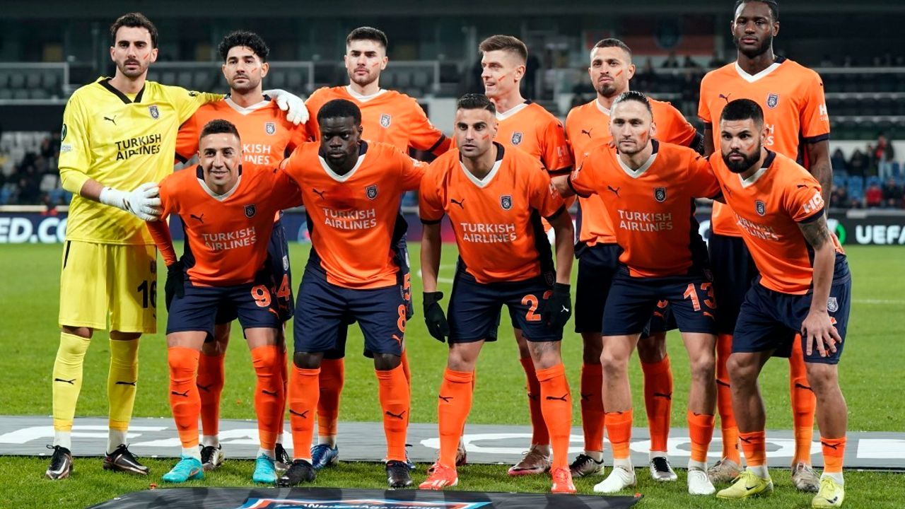 Başakşehir&#039;in UEFA Konferans Ligi&#039;nde elenip elenmediği merak edildi! Belçika ekibiyle berabere kaldı