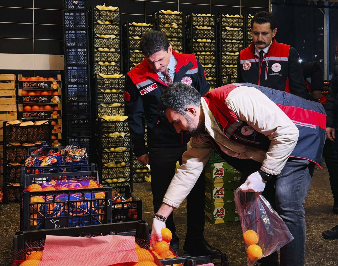 Gece yarısı baskını: İstanbul'daki meyve sebze hali denetiminde pestisitli gıdalar bulundu! Tarladan çatala zehir saçıyor! - 2. Resim