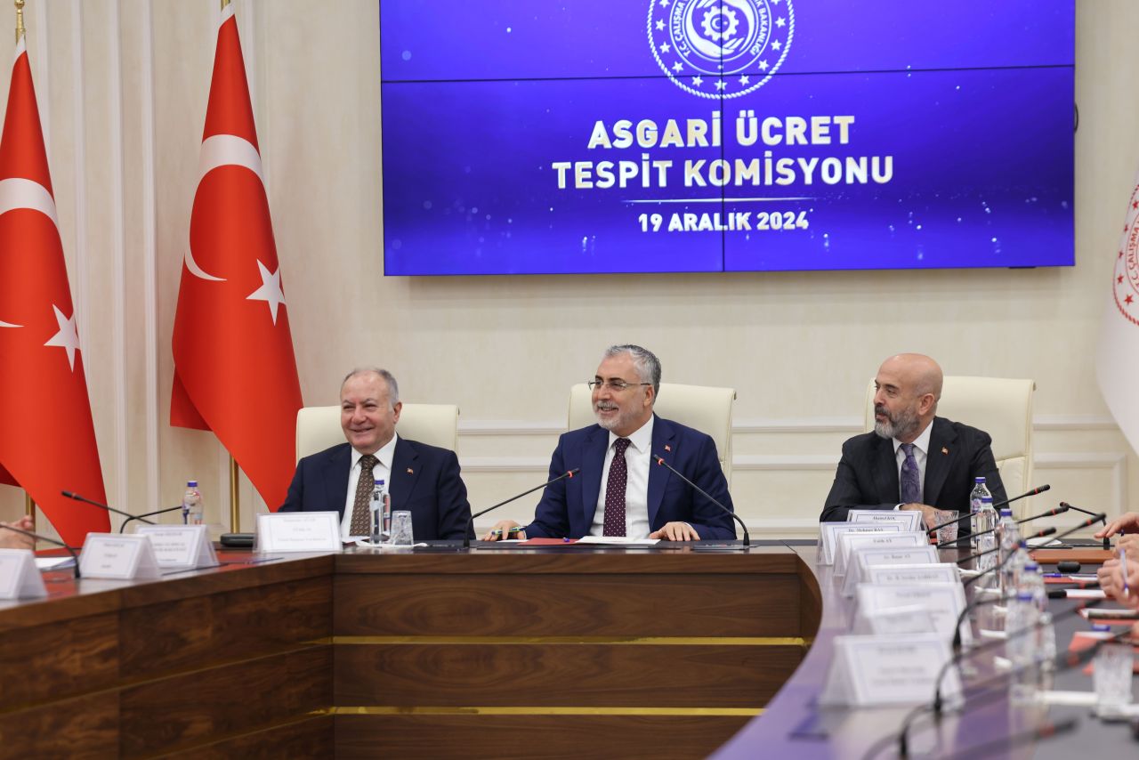 İşçinin asgari ücret beklentisi zam pazarlıklarını değiştirdi: Tüm senaryolar altüst oldu! Uzmanlar yeni rakamı tek tek sıraladı - 2. Resim