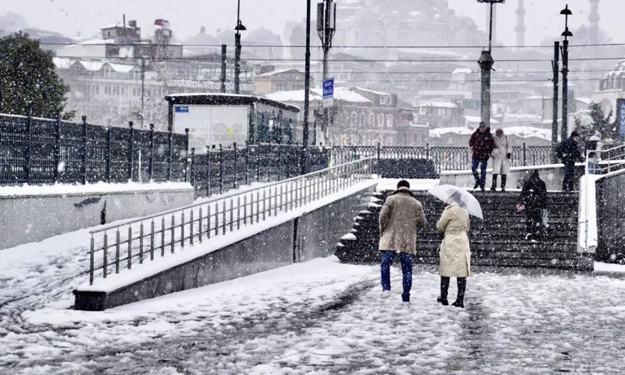 İstanbul kar bekliyor! Tarih verildi, havalimanları teyakkuza geçti - 5. Resim