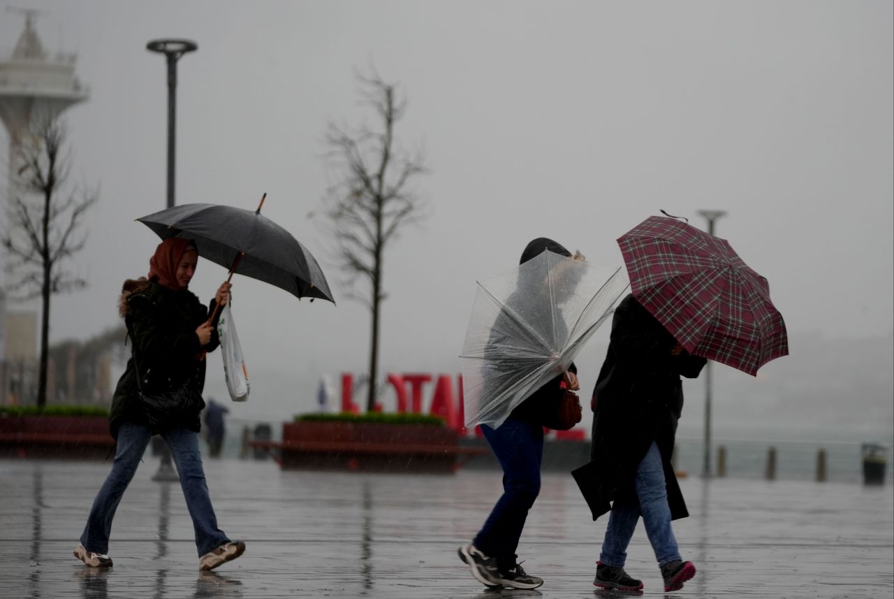 Meteoroloji'den İstanbul dahil birçok ile kar ve sağanak uyardı: Hafta sonu birden değişecek! İşte il il hava durumun - 1. Resim