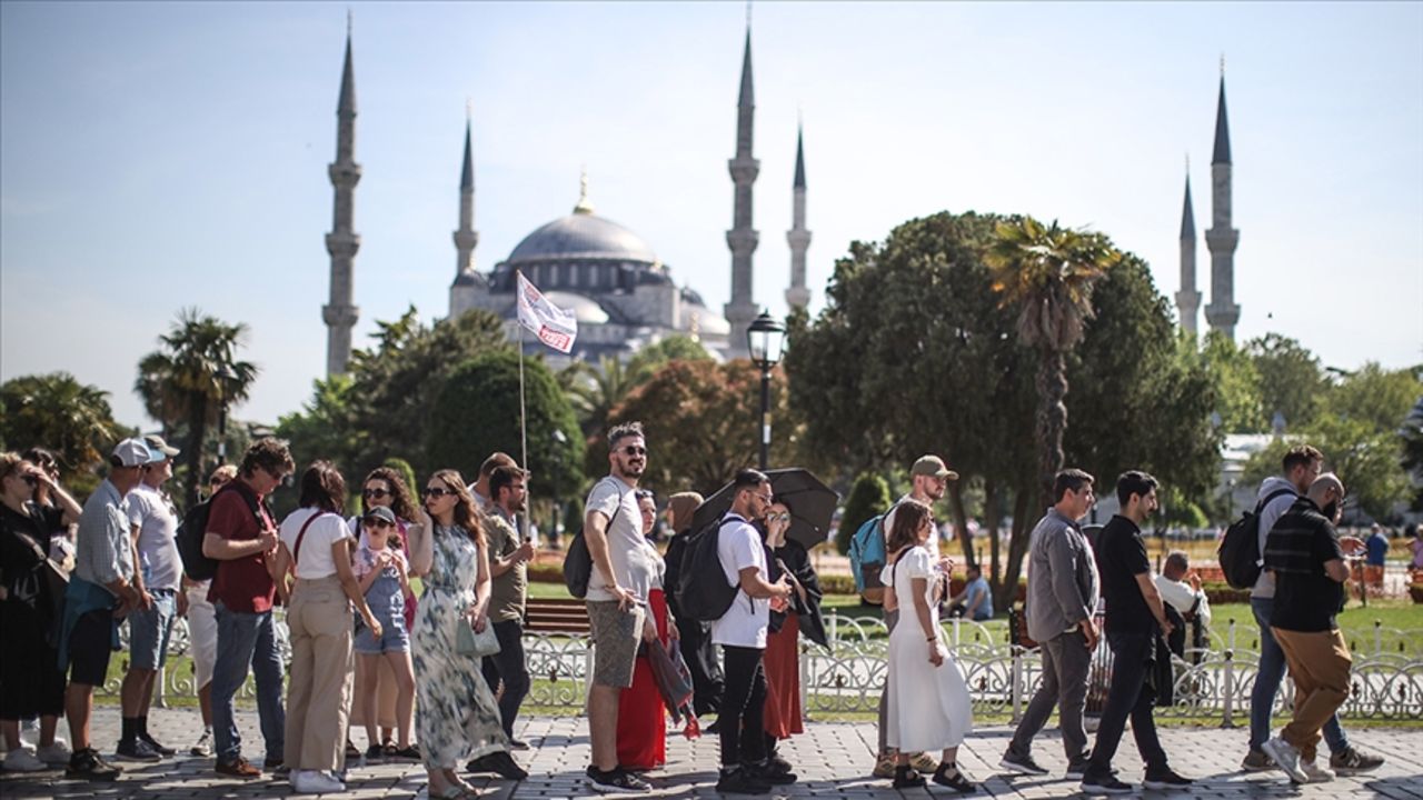 Türkiye&#039;ye gelen yabancı turist sayısı 50 milyonu aştı: En çok turist gönderen ülke yine değişmedi