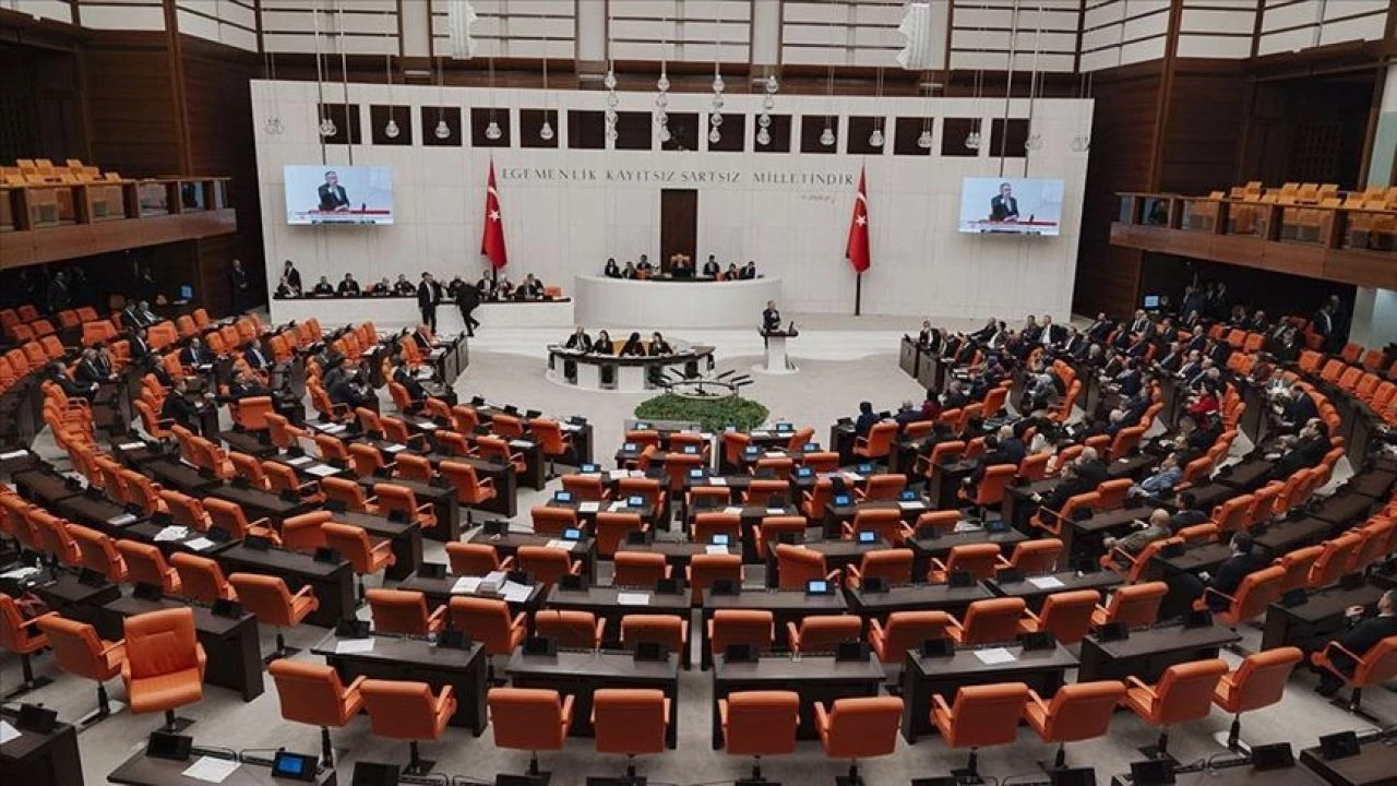 Bütçe mesaisi tartışmalarla geride kaldı! İşte Plan ve Bütçe Komisyonunda akılda kalan en ilginç anlar - 1. Resim