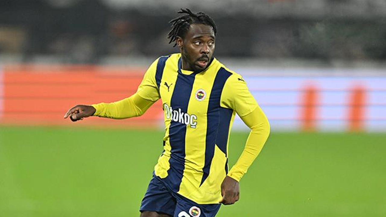 Fenerbahçeli Bright Osayi-Samuel Premier Lig maçını tribünden takip etti! 