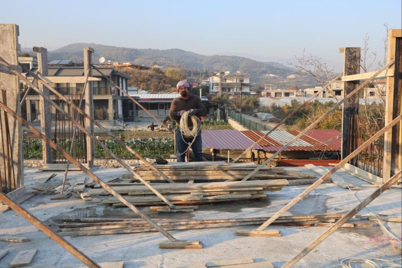 Günlük yevmiye 1750 TL'ye kadar çıktı! Deprem kenti Hatay'da çalışacak işçi bulunamıyor - 2. Resim