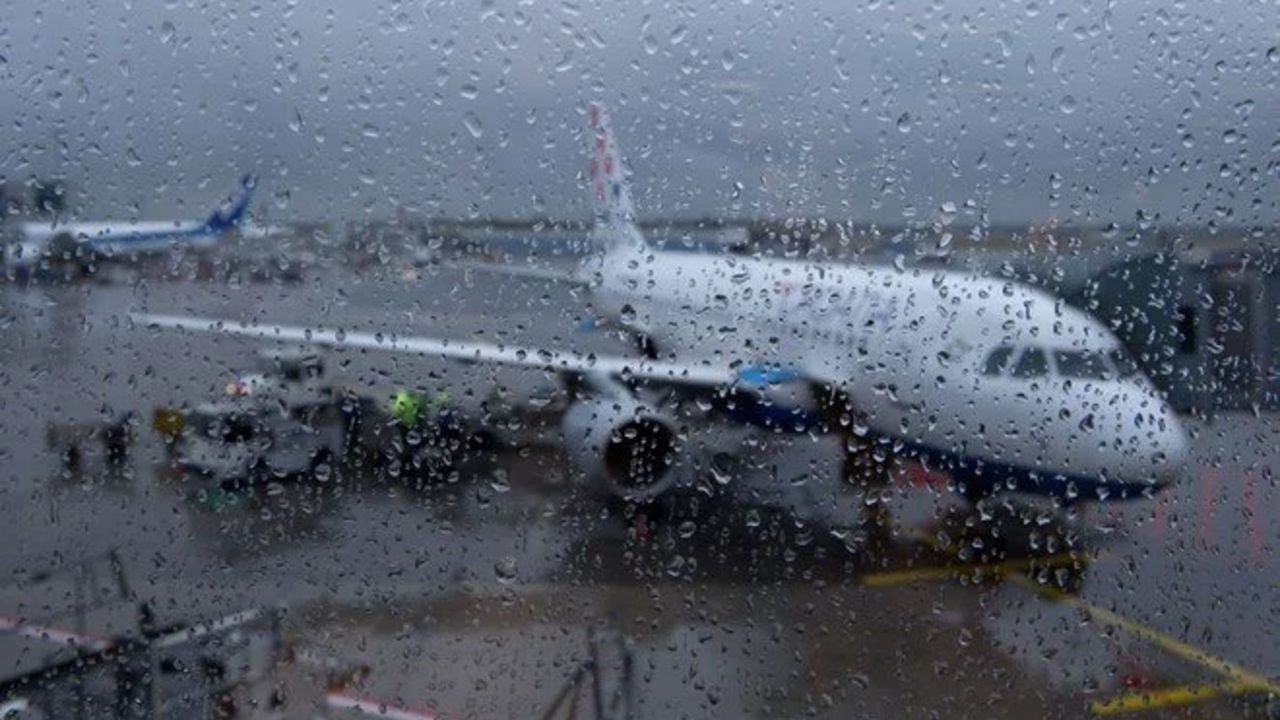 Hava trafiğine &quot;kümülonimbus&quot; engeli