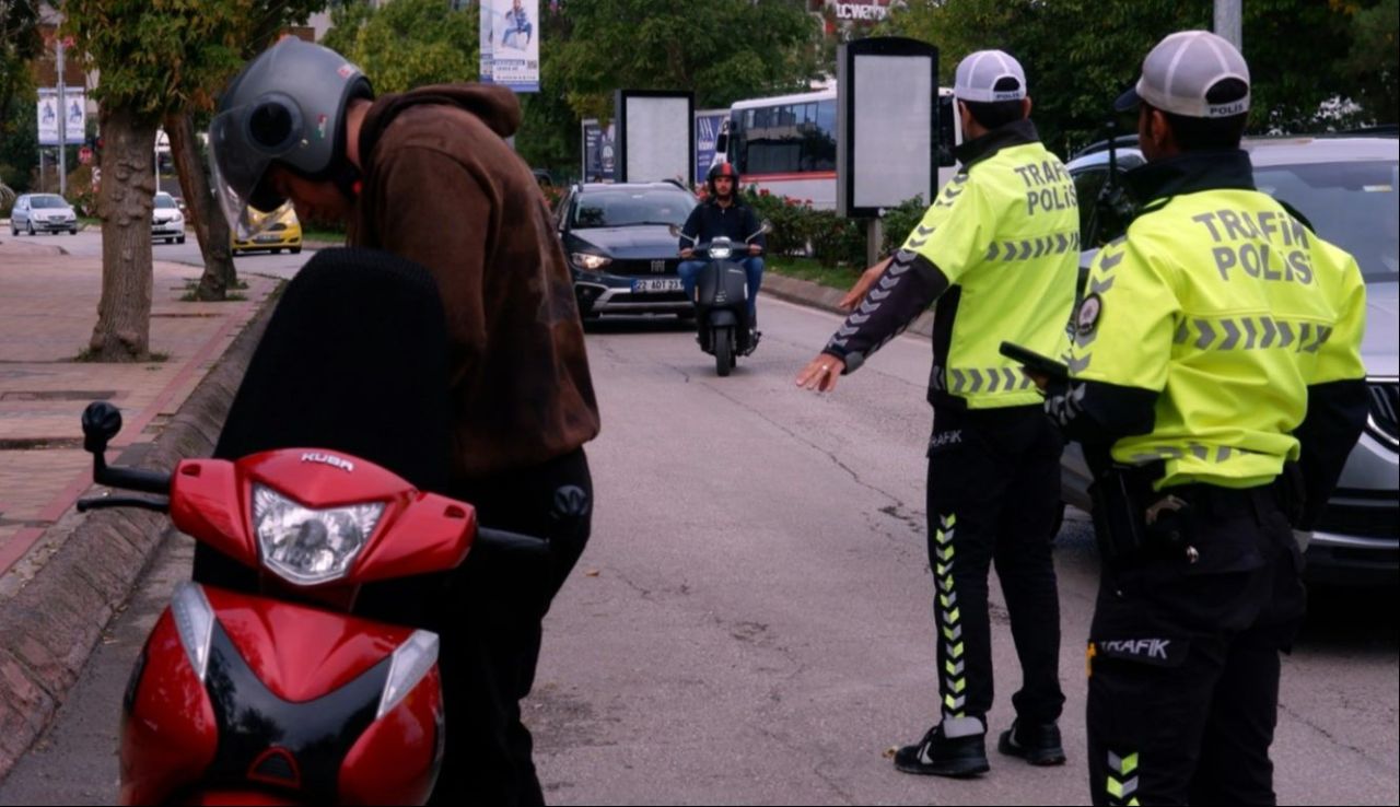 Sürücülere teşvik amaçlı akaryakıtta indirim müjdesi! Protokol imzalandı, 1 Ocak'ta başlıyor - 2. Resim