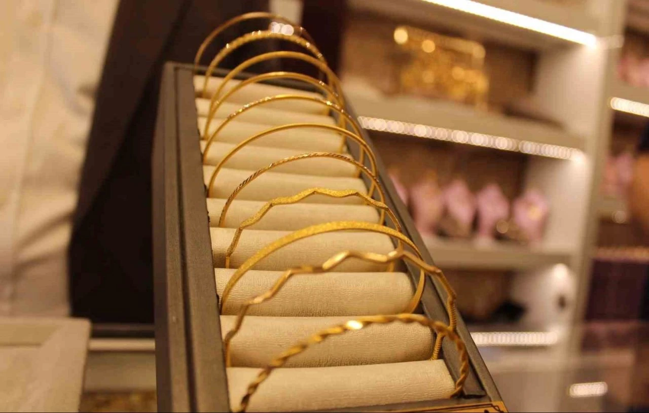 Ajda mı, burma bilezik mi? İslam Memiş'ten ezber bozan 'işçilik' açıklaması: