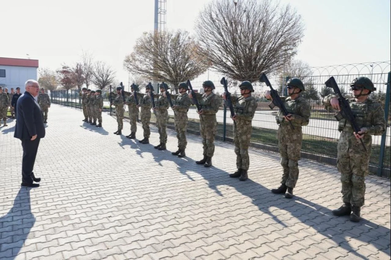 Bakan Güler'den Suriye mesajı: PKK'nın istikrarsızlıktan faydalanmasına izin vermeyiz - 3. Resim