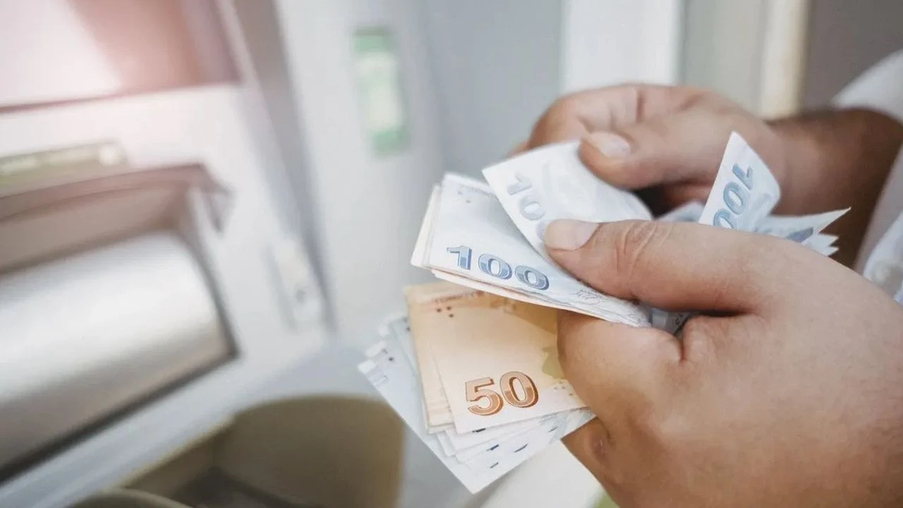 Bankalar ATM'lerle para kazanmanın yeni yolunu buldu: Hiçbir şey yapmasanız da ödüyorsunuz! İşte o ücretten kurtulmanın yolu - 1. Resim