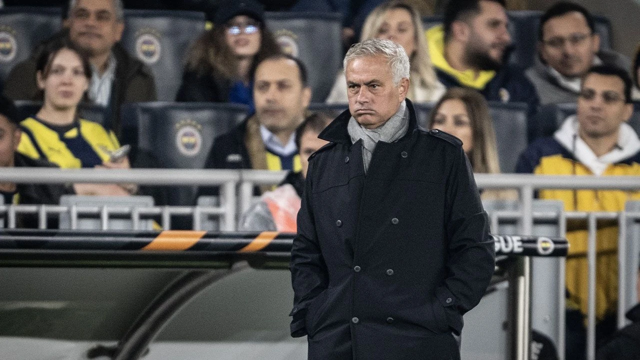 Fenerbahçe'nin hocası Jose Mourinho istifa iddialarına cevap verdi - 2. Resim