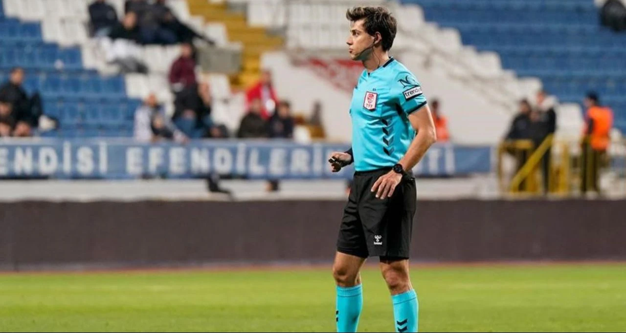Kayserispor-Galatasaray maçının hakemi belli oldu! Mehmet Türkmen'in daha önce yönettiği karşılaşmaların istatistikleri - 3. Resim