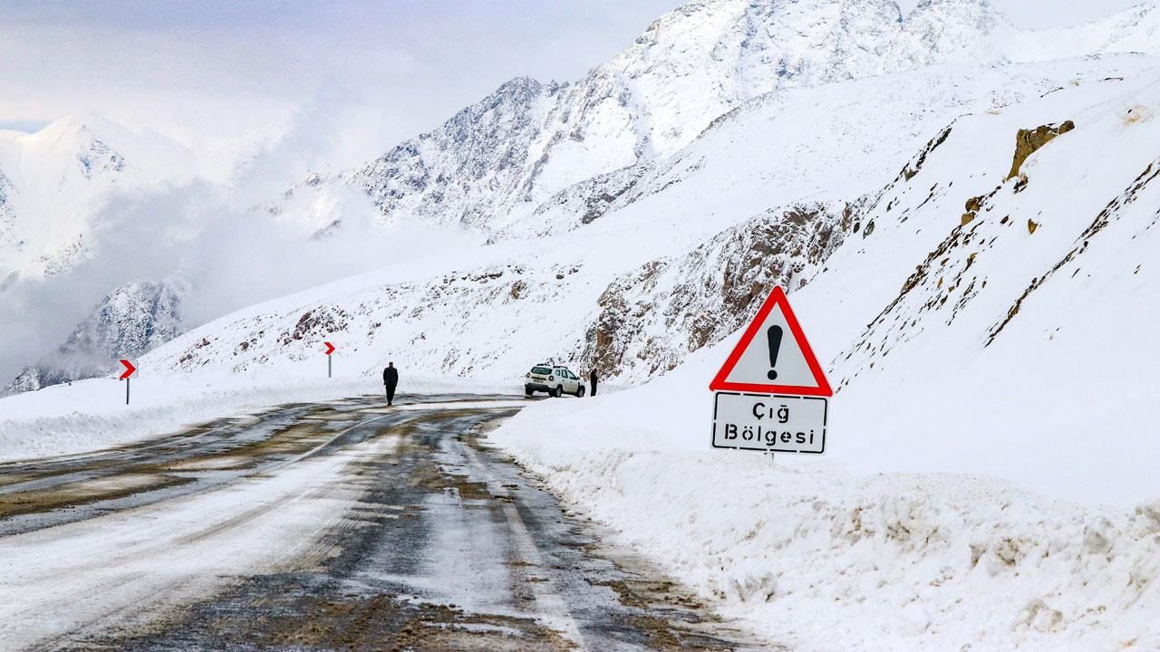 Meteoroloji'den 3 il için kritik uyarı! Yoğun kar yağışı, çığ ve buzlanma - 1. Resim