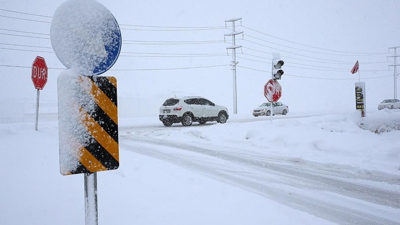 Meteoroloji&#039;den 3 il için kritik uyarı! Yoğun kar yağışı, çığ ve buzlanma