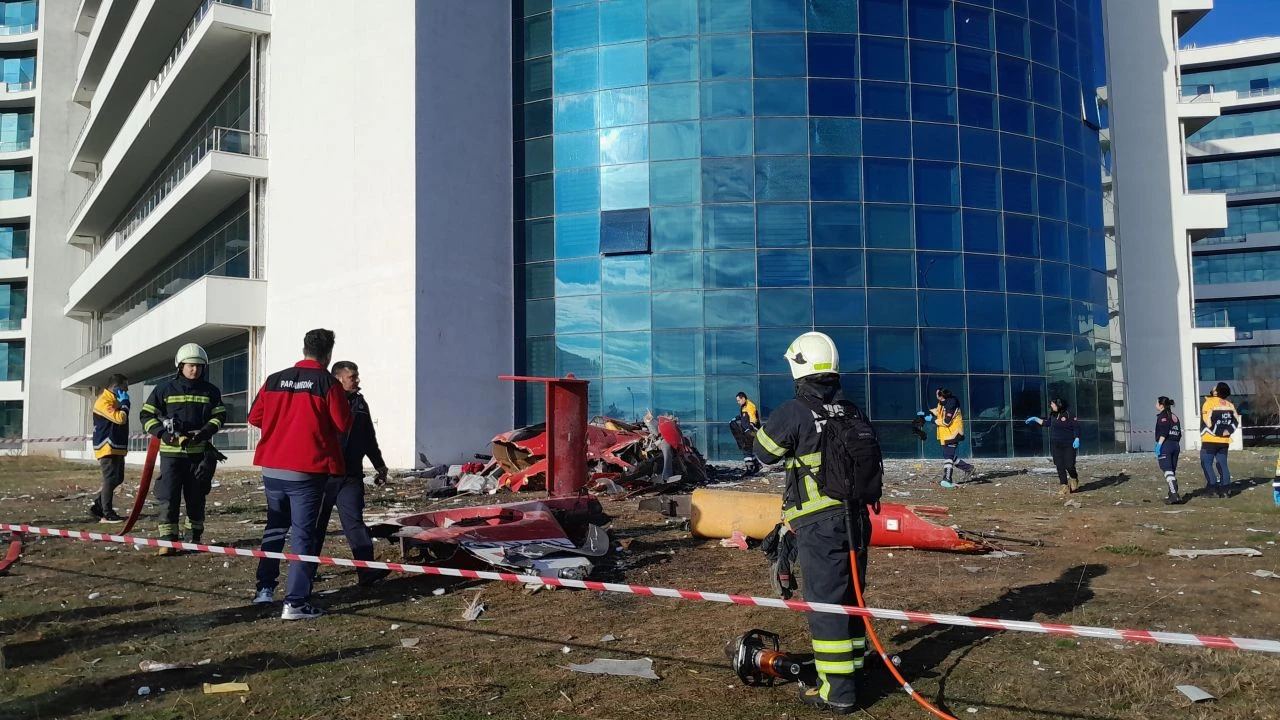 Son dakika | Muğla'da hastaneye çarpan ambulans helikopter düştü: 4 kişi hayatını kaybetti! İşte olay yerinden ilk görüntüler
