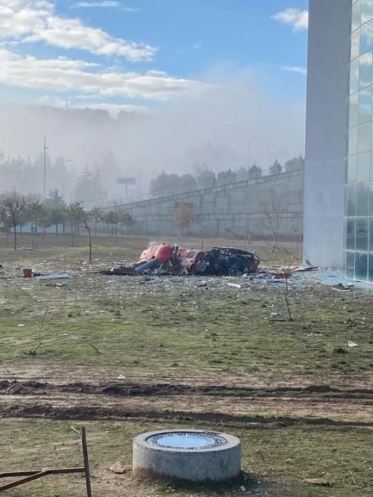 Son dakika | Muğla'da hastaneye çarpan helikopter düştü! Olay yerinde çok sayıda ekip sevk edildi - 2. Resim