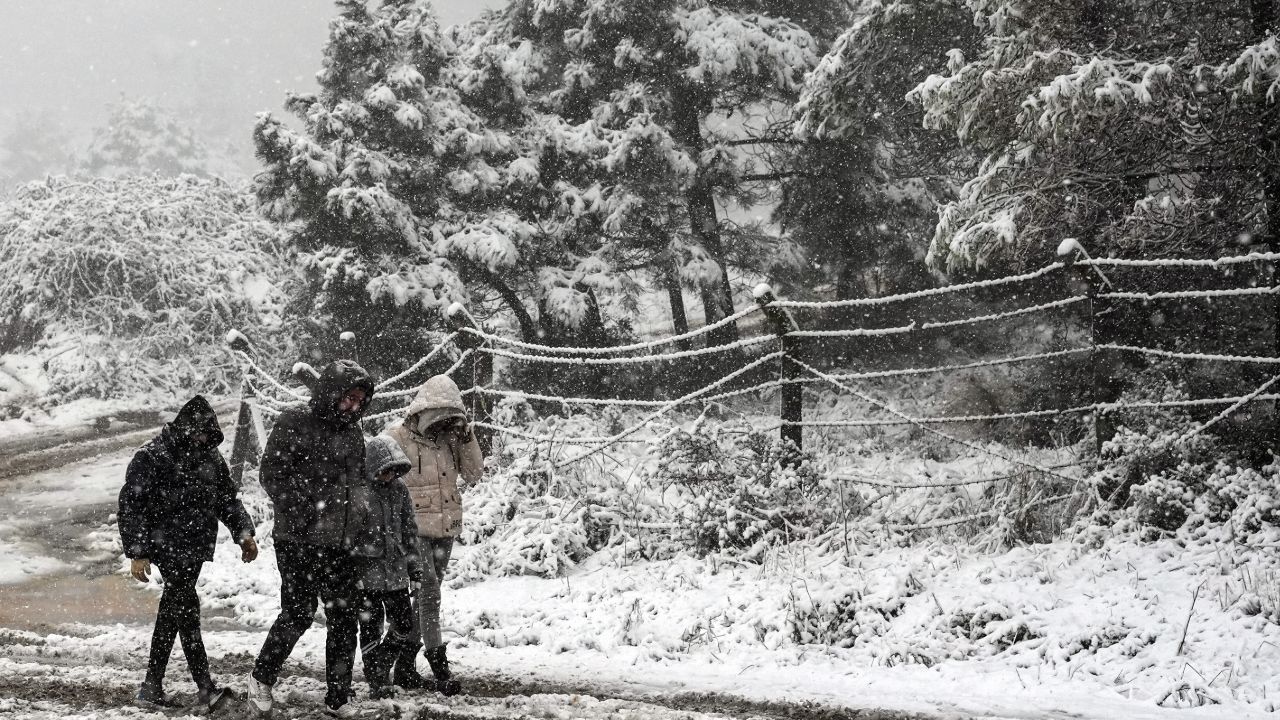 Bingöl&#039;de okullara kar tatili! Bazı ilçelerde taşımalı eğitime ara