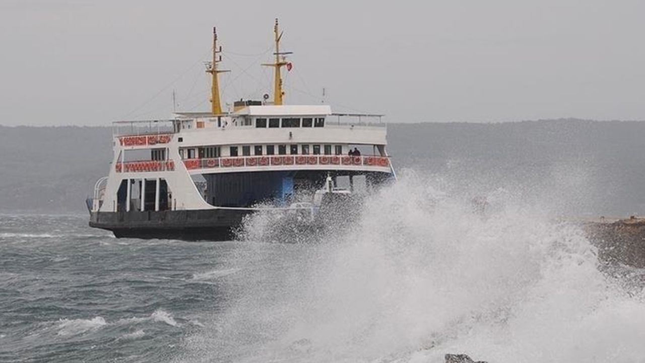 Deniz ulaşımına fırtına engeli! Bozcaada ve Gökçeada feribot seferleri iptal edildi