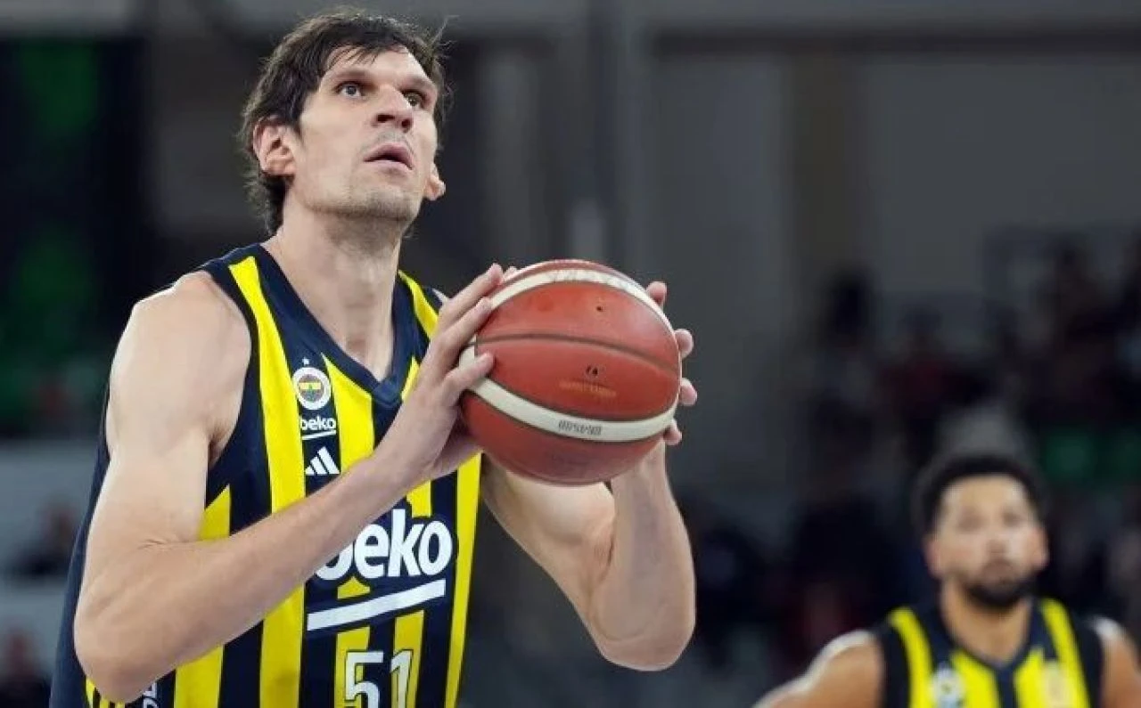 Fenerbahçe'de flaş ayrılık: Sırp yıldızın sözleşmesi feshedildi