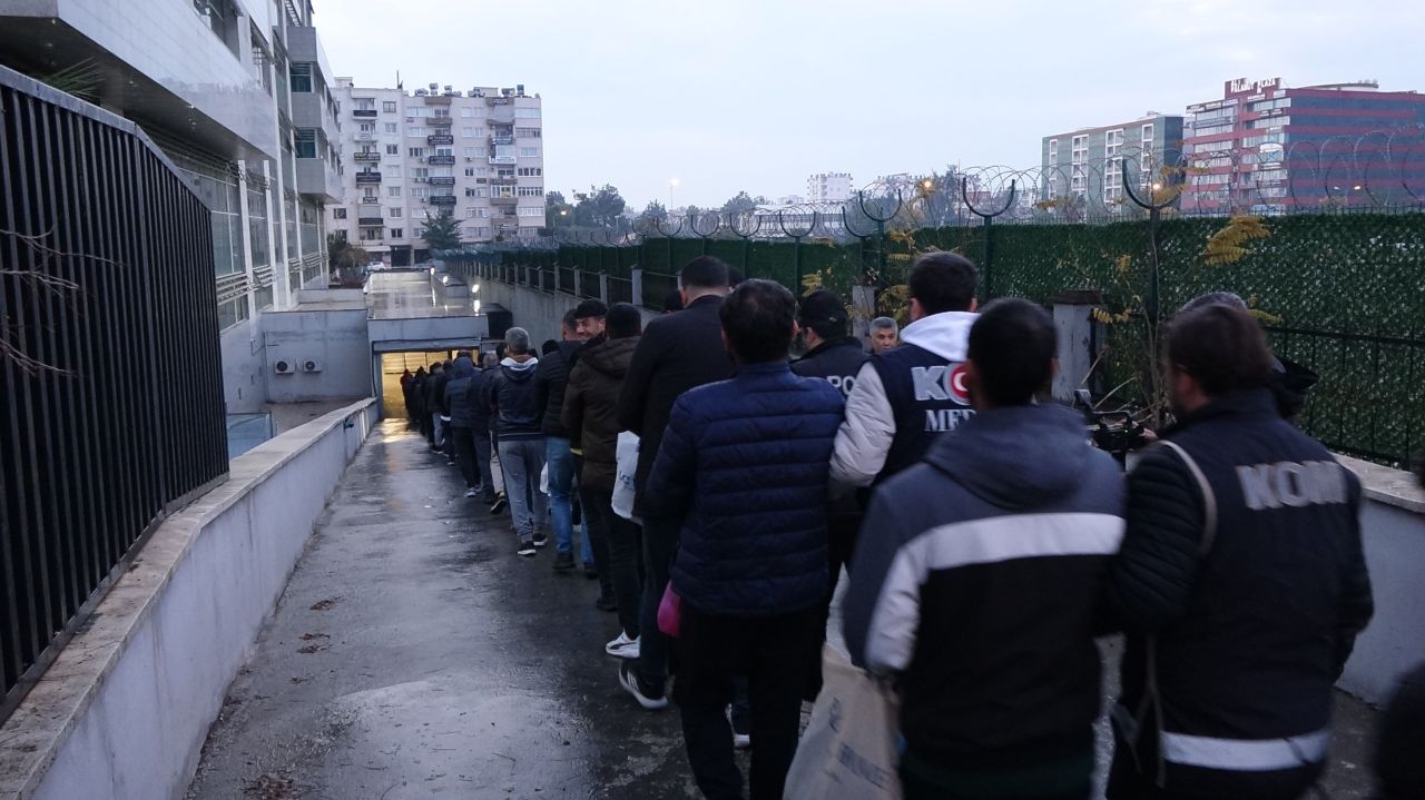 Mersin gümrüğündeki operasyonunun detayları ortaya çıktı! Rüşvet için tarife belirlenmiş! - 2. Resim