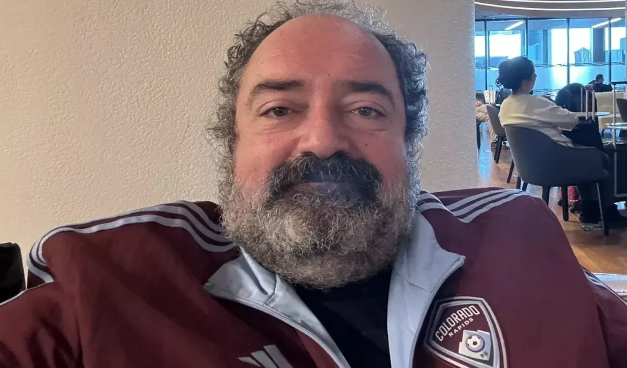 Nevzat Aydın’ın sağlık durumu nasıl? Panelde konuşma yaparken baygınlık geçirdi - 2. Resim