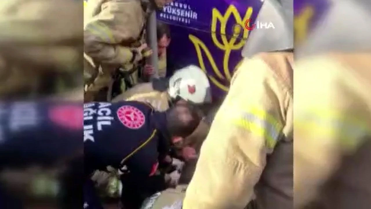 Tophane'de feci kaza! Yaşlı adam tramvayın altında kaldı - 2. Resim