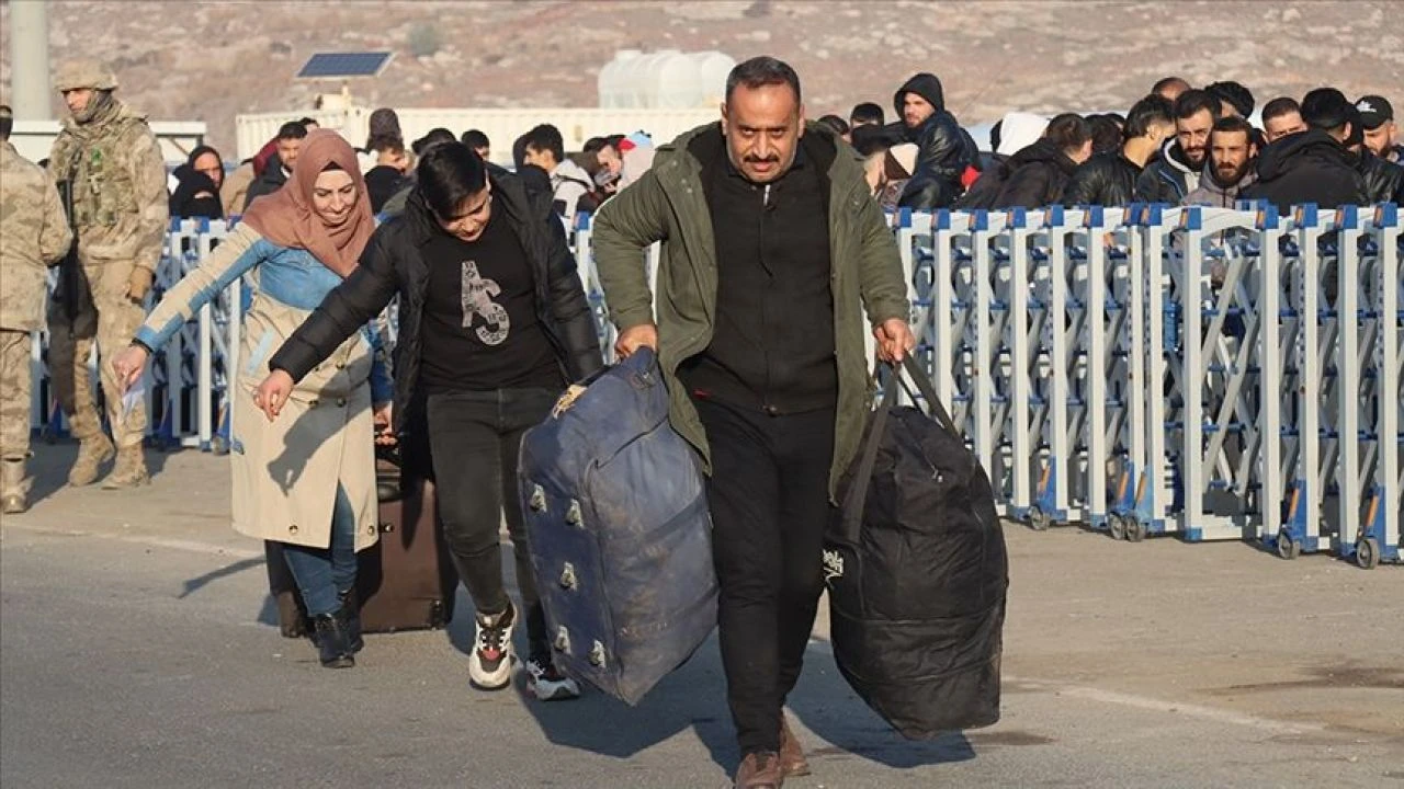 Bakan Yerlikaya, ülkesine dönen Suriyelilerin sayısını açıkladı - 2. Resim