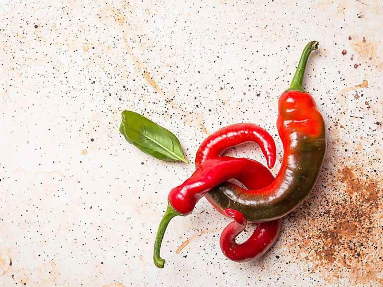 Eldeki biber acısı ne kadar sürer, en hızlı nasıl geçer? Eldeki biber acısına ne iyi gelir?