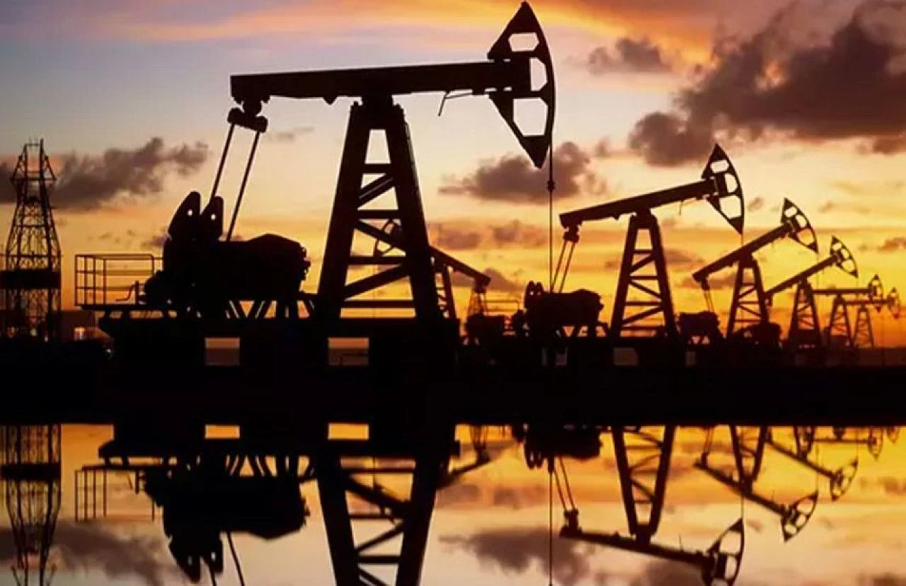 Petrolde talep artışı devam ediyor: Fiyatları yukarı taşıdı - 1. Resim