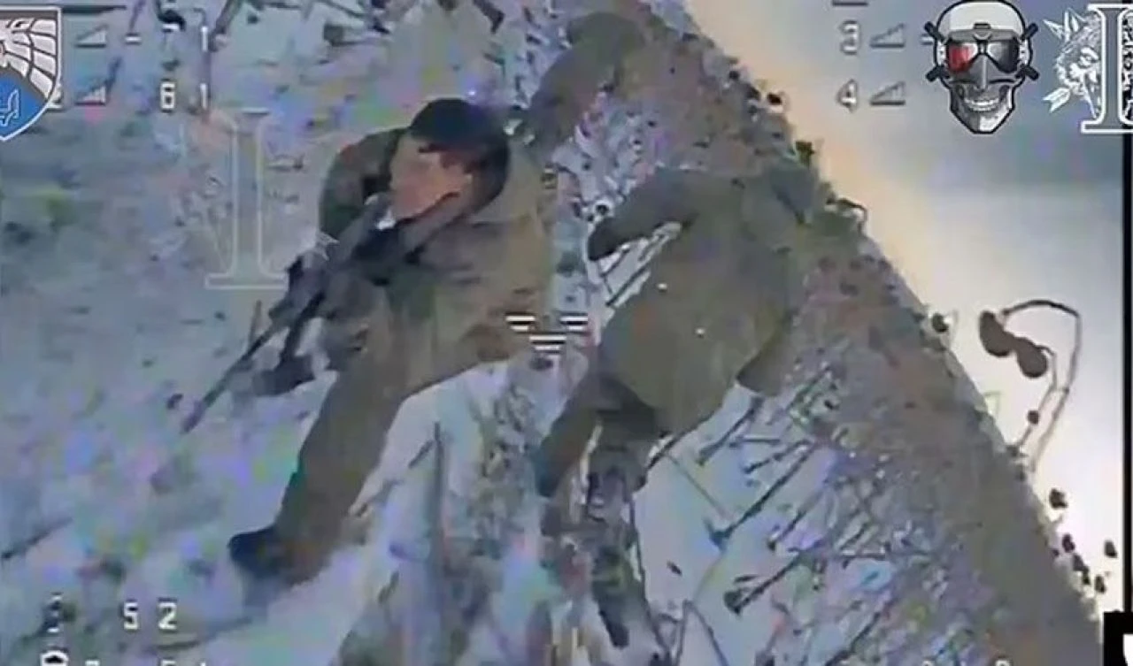 Ukrayna'nın özel ekibi, Kuzey Kore askerlerini dronlarla böyle avladı! Görüntüler kısa sürede sosyal medyada yayıldı - 4. Resim