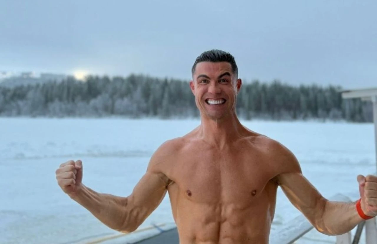 Cristiano Ronaldo sınırları zorladı! Eksi 20 derecede havuza girdi