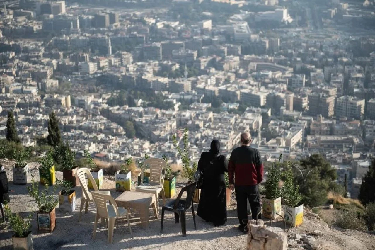 Esad sonrası huzurlu Suriye! Aileler 14 yıl sonra Kasyun Dağı’nda Şam'ı izliyor