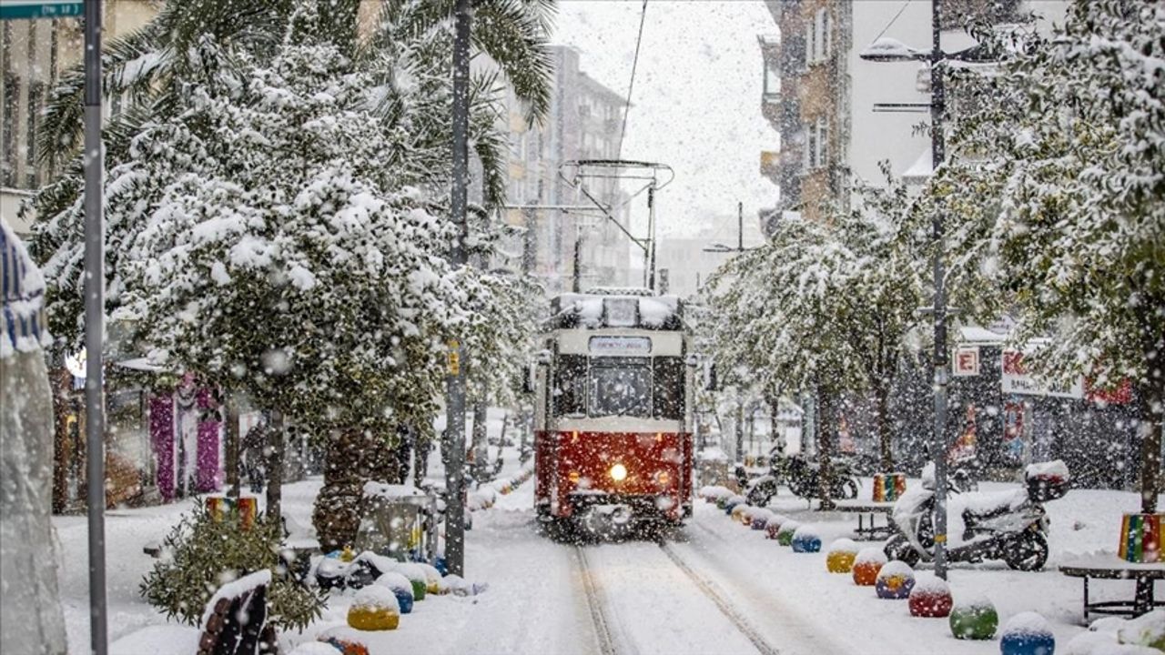 İstanbul&#039;da kar yağacak mı, ne zaman? Kar megakentin kapısına dayandı