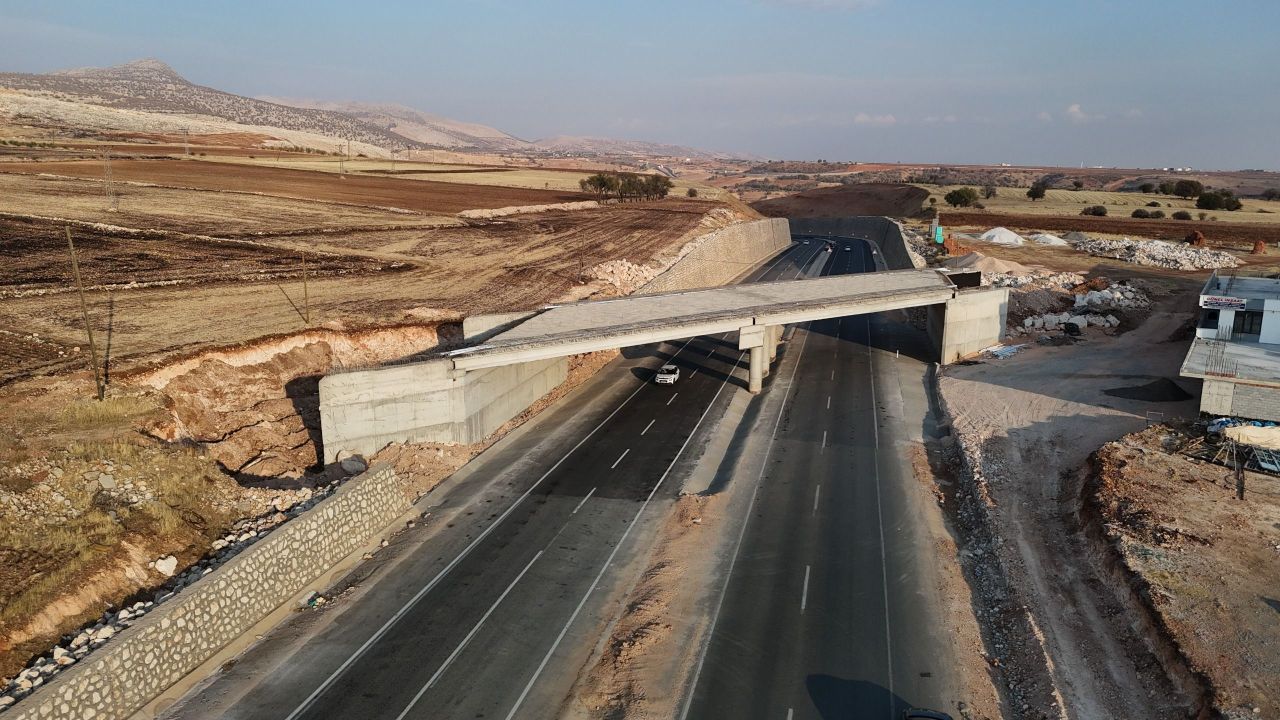 Kahta-Siverek yolunun ne zaman açılacağı belli oldu! Ulaştırma ve Altyapı Bakanı açıklama yaptı - 1. Resim