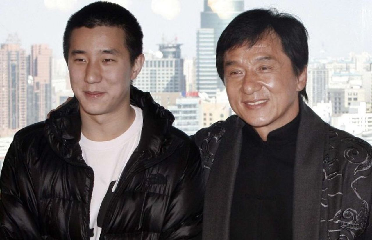 Oğlu Jackie Chan'i kızdırdı! 400 dolarlık servetini hayır kurumuna bağışlayacak - 2. Resim