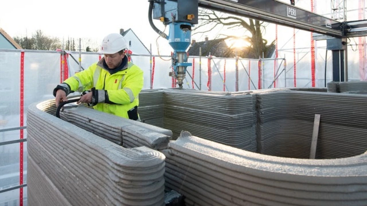 Sıradan evler tarihe karışıyor: Almanya'da 3D yazıcıyla saatler içinde bina diktiler - 1. Resim