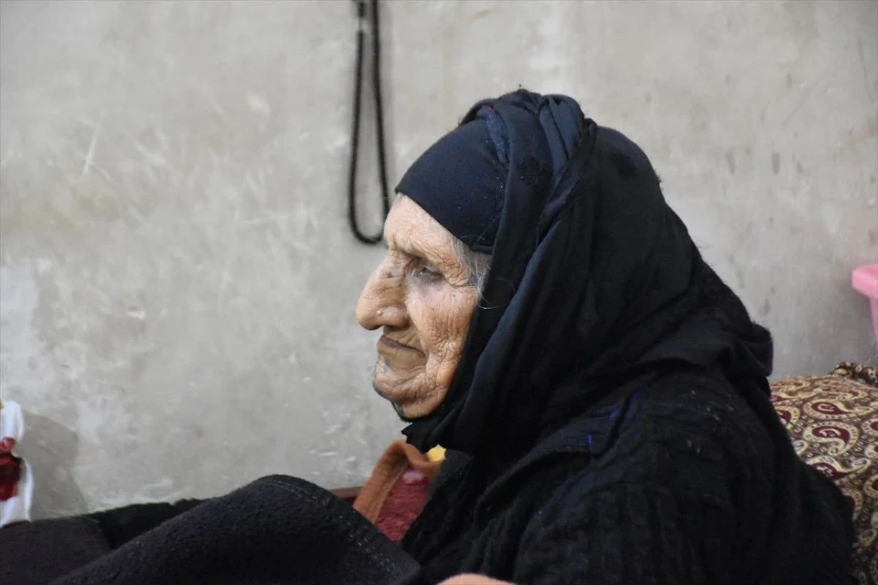 112'lik Emşe nineden tarih dersi! - 1. Resim