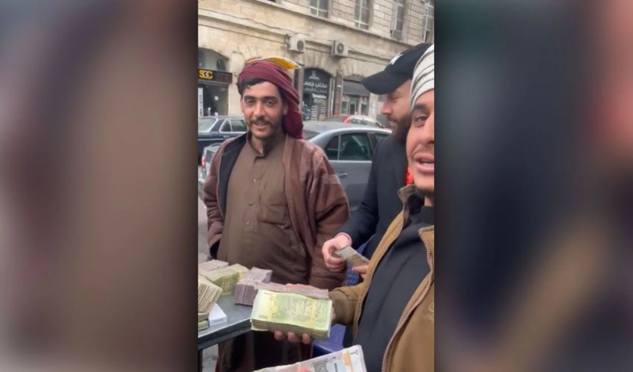Beşar Esad'ın yasakları son buldu! Suriye'de sokakta döviz satışı başladı