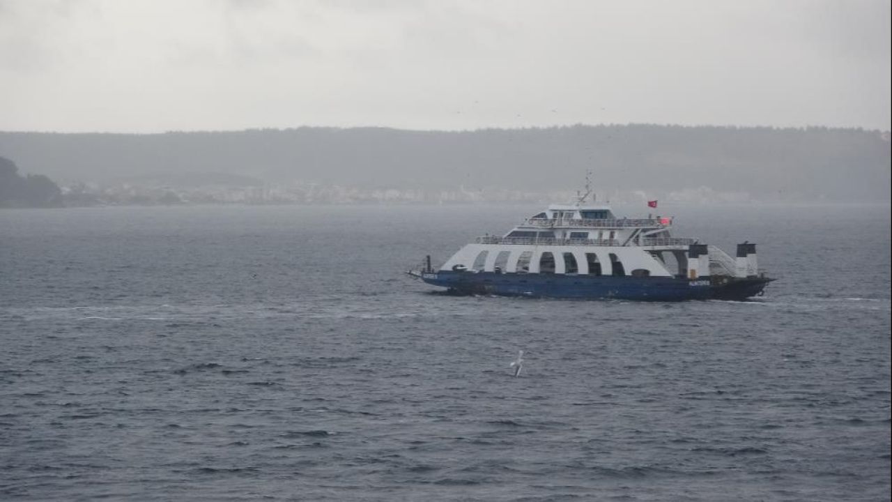 Çanakkale'de deniz yolu ulaşımına fırtına engeli: Feribot seferleri iptal edildi - 2. Resim