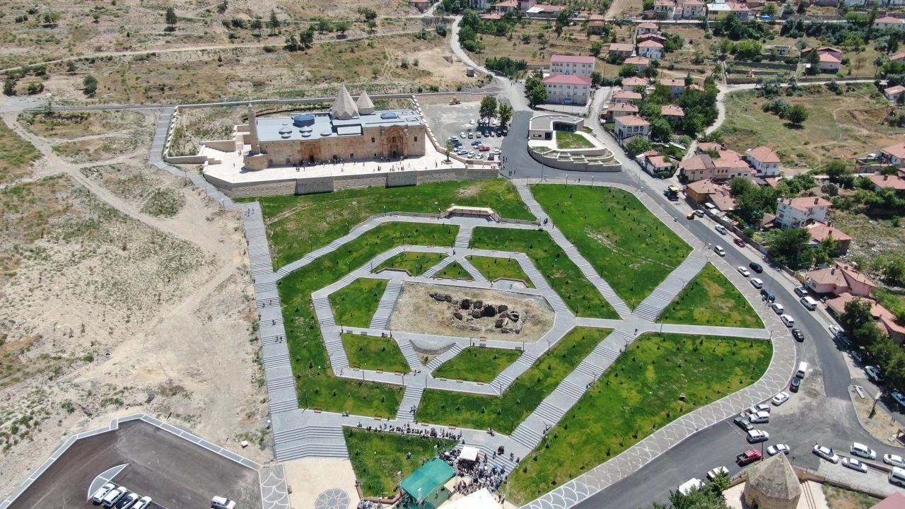 Dünyada eşi benzeri yok! Akın akın ziyarete geliyorlar