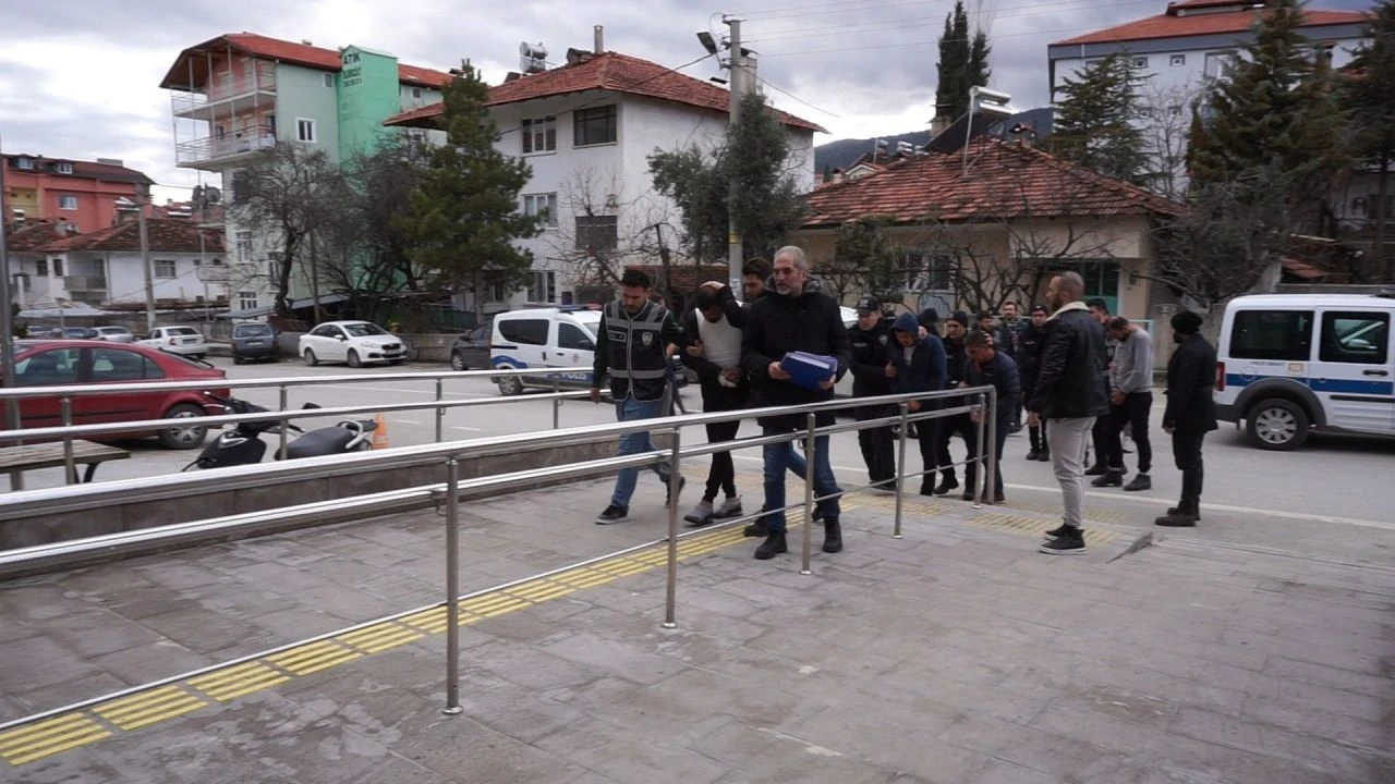Eski eşini otelde katletmişti! İfadeleri kan dondurdu!  'Namusunu temizle sen böyle yaşayamazsın' dediler - 1. Resim