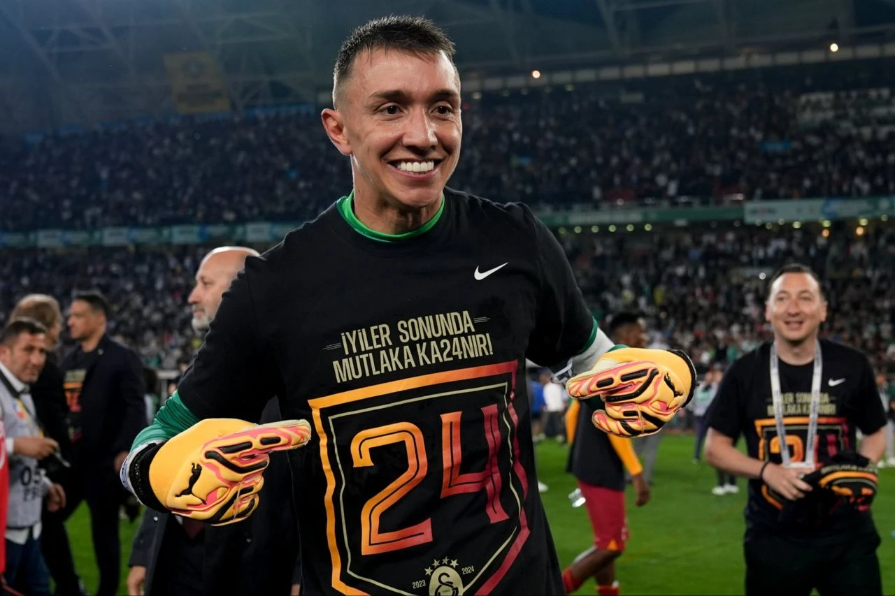 Fernando Muslera Galatasaray'a veda ediyor! Yeni takımını duyurdular - 4. Resim