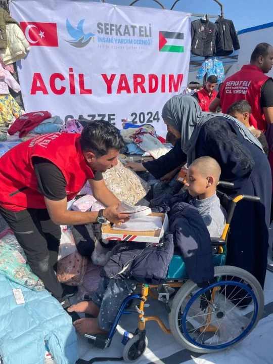 Şefkat Eli Derneğinin Desteklerinizle Güçlenen Eli Gazze’nin Üzerinde!