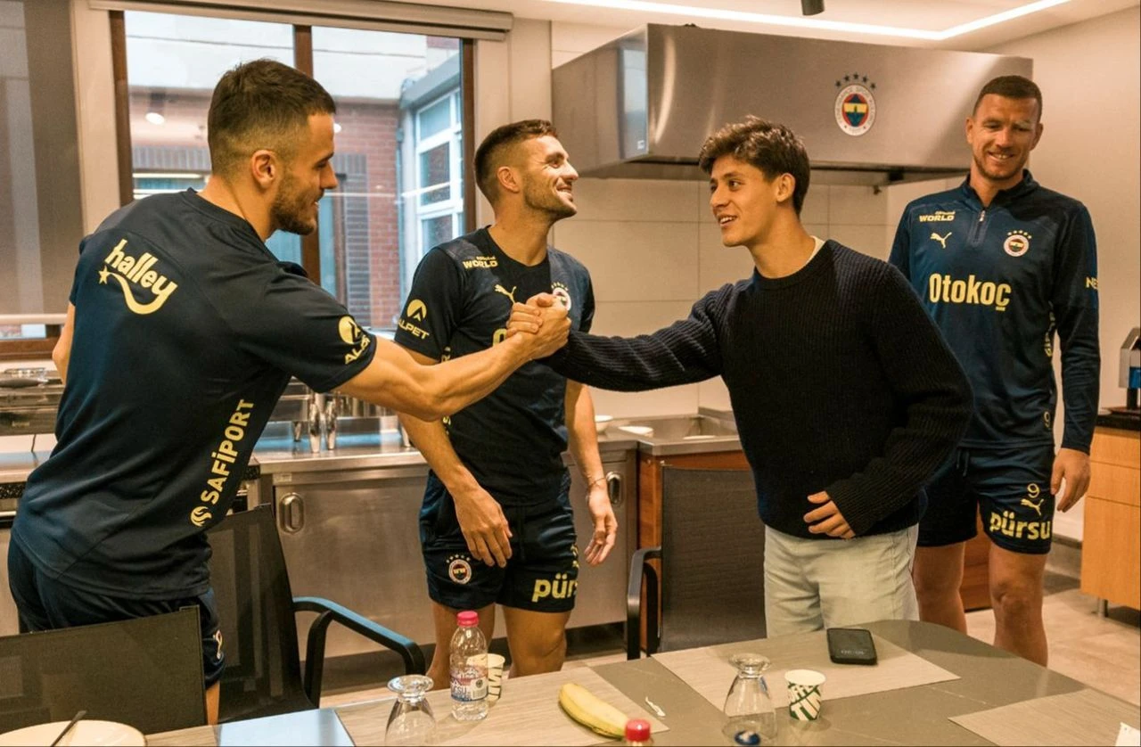 Arda Güler Fenerbahçe'yi ziyaret etti! - 1. Resim
