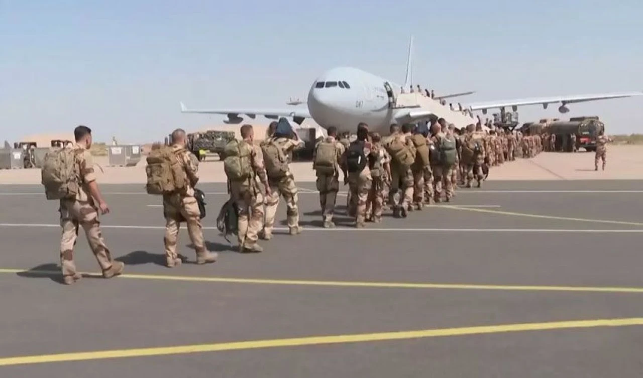 Çad anlaşmayı 'çat' diye bozdu: Fransa kan kaybediyor - 3. Resim