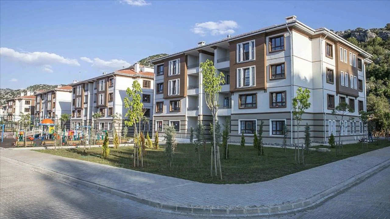 Kamu lojmanlarına yapılacak zam oranı belli oldu: İşte 2025 yılı lojman aylık kira bedelleri - 1. Resim