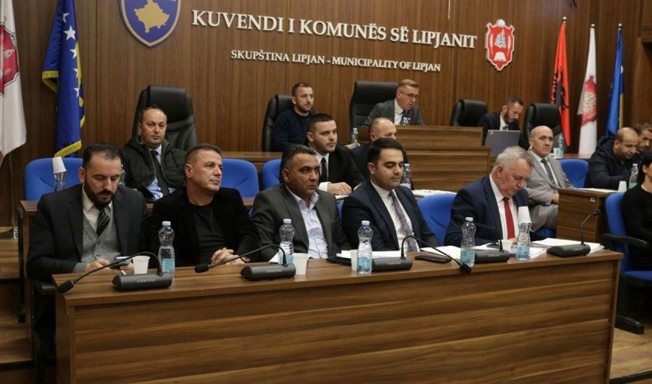 Kosova'da bir belediyede daha oy birliğiyle kabul edildi: Türkçe 'resmi kullanımda dil' statüsü kazandı! - 1. Resim