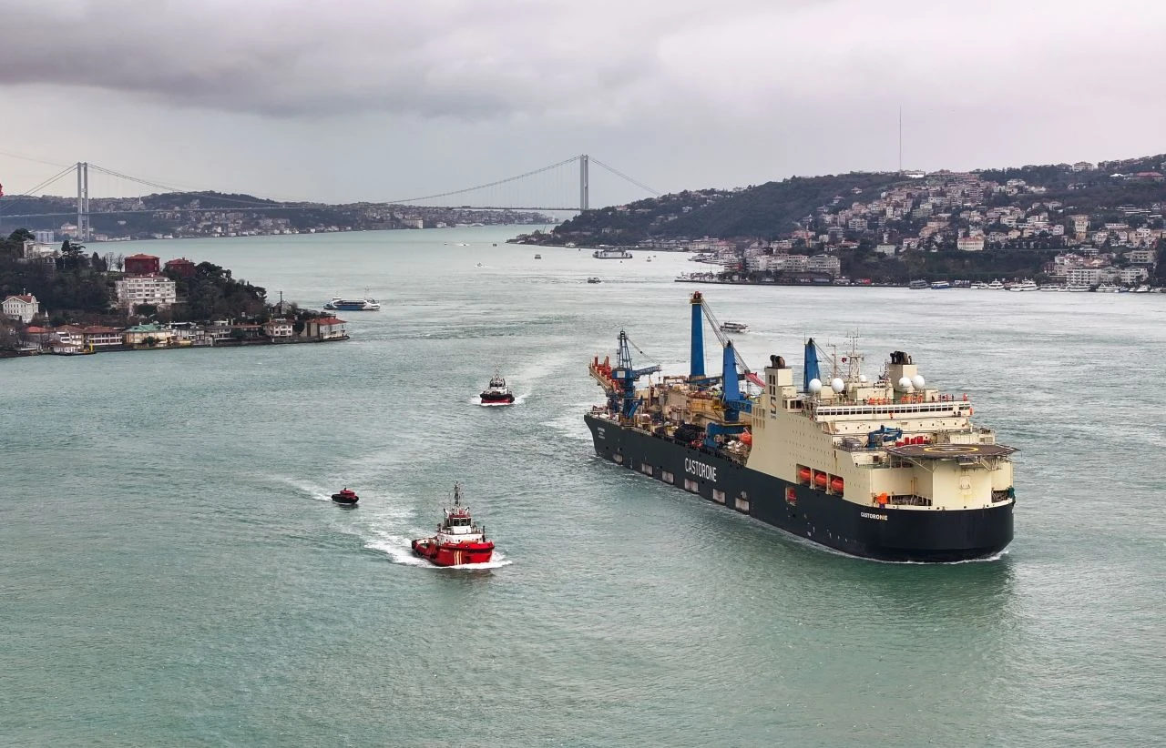 Son dakika | İstanbul Boğazı'nda gemi trafiği askıya alındı - 1. Resim